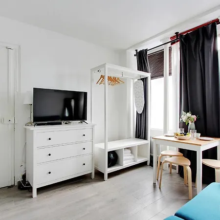 Cmg Place De Clichy / Batignolles شقة